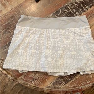 Lululemon pace rival skirt